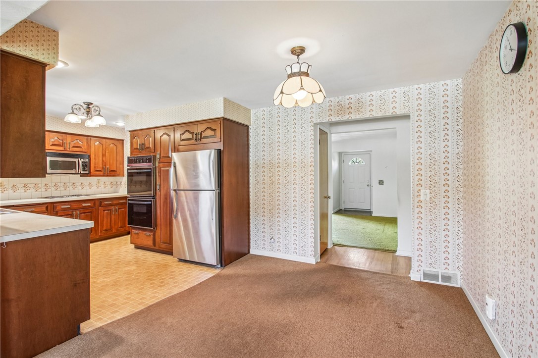 6 Worthington Road Irondequoit, NY 14622 - Photo 11 of 24