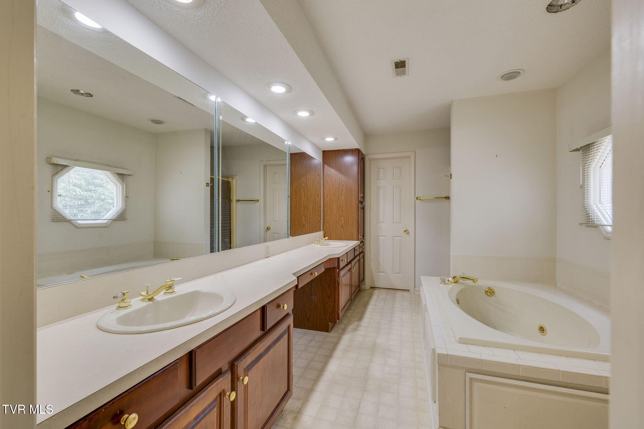 704 Ridgefields Road Kingsport, TN 37660 - Photo 26 of 55 026
