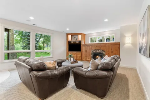 $1,995,000 | 710 Shadyview Lane North, Plymouth, MN 55447