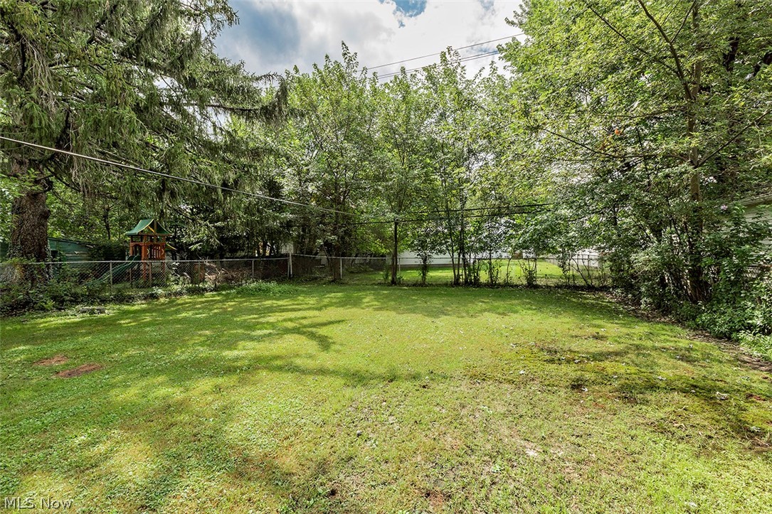 4296 Ardmore Road South Euclid, OH 44121 - Photo 4 of 29