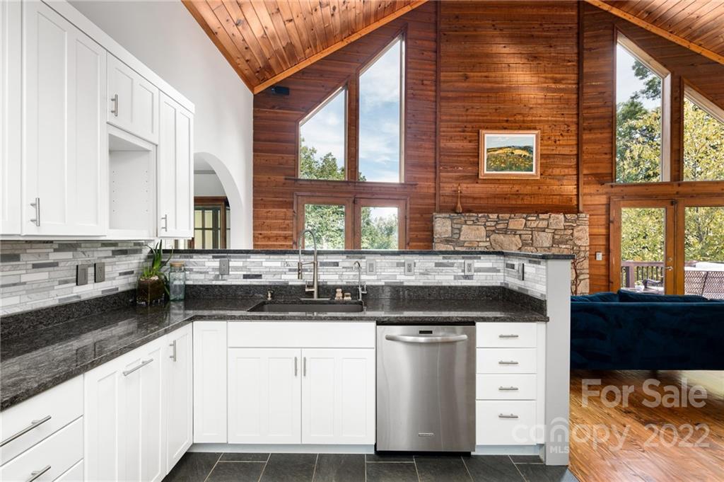 106 Bishop Cove Road Fairview, NC 28730 - Photo 11 of 36 Gallery Image 11