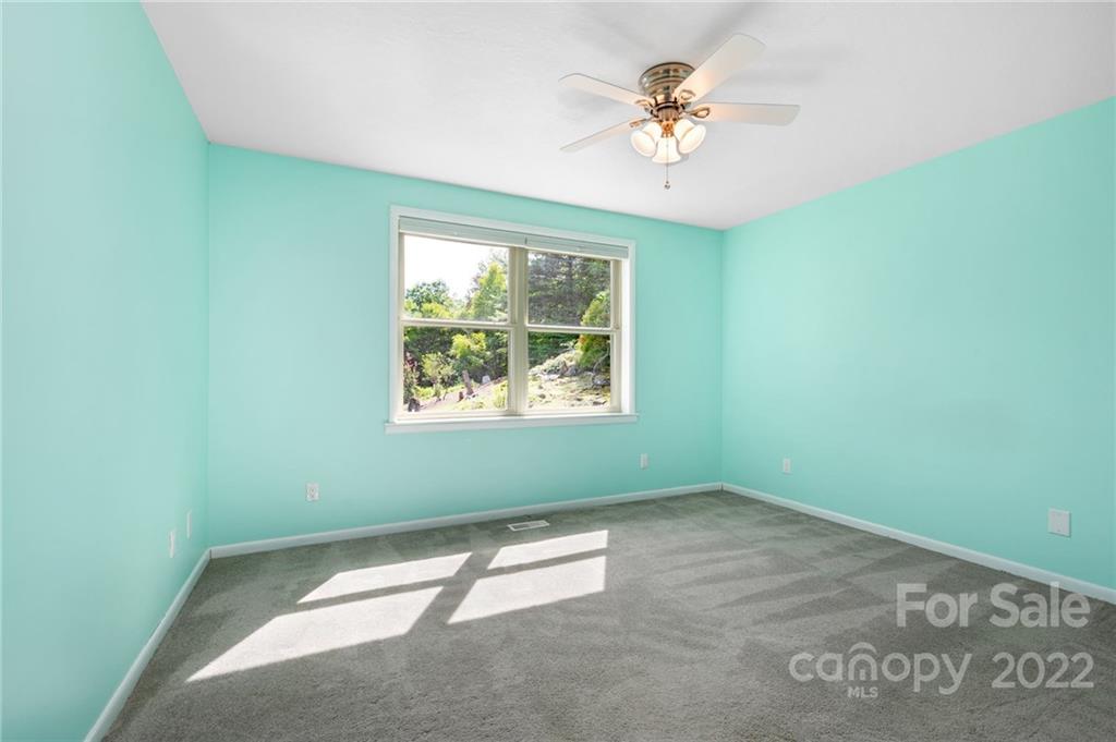 106 Bishop Cove Road Fairview, NC 28730 - Photo 17 of 36 Gallery Image 17