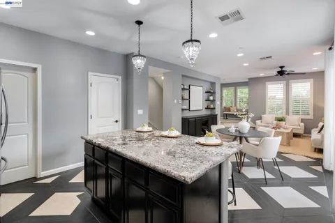 $825,000 | 164 Heligan Lane, Unit 8, Livermore, CA 94551