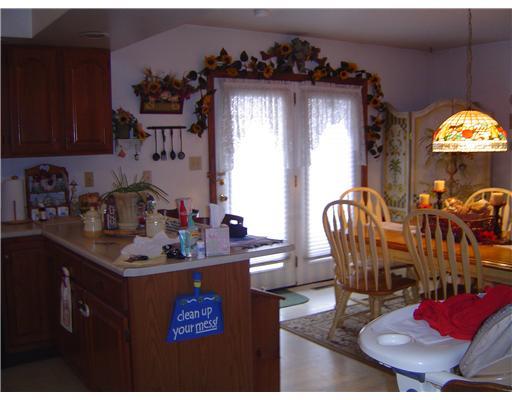 607 Cleland Mill Road New Castle, PA 16102 - Photo 4 of 10 Kitchen.