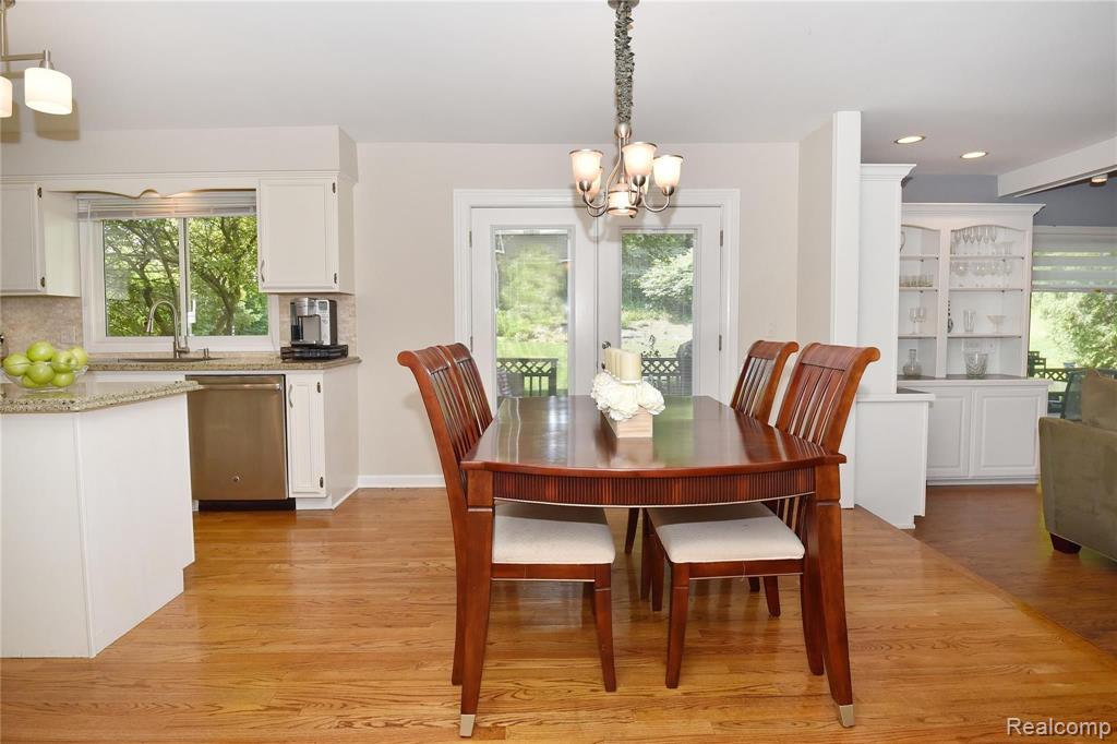 1069 Springwood Lane Rochester Hills, MI 48309 - Photo 12 of 37