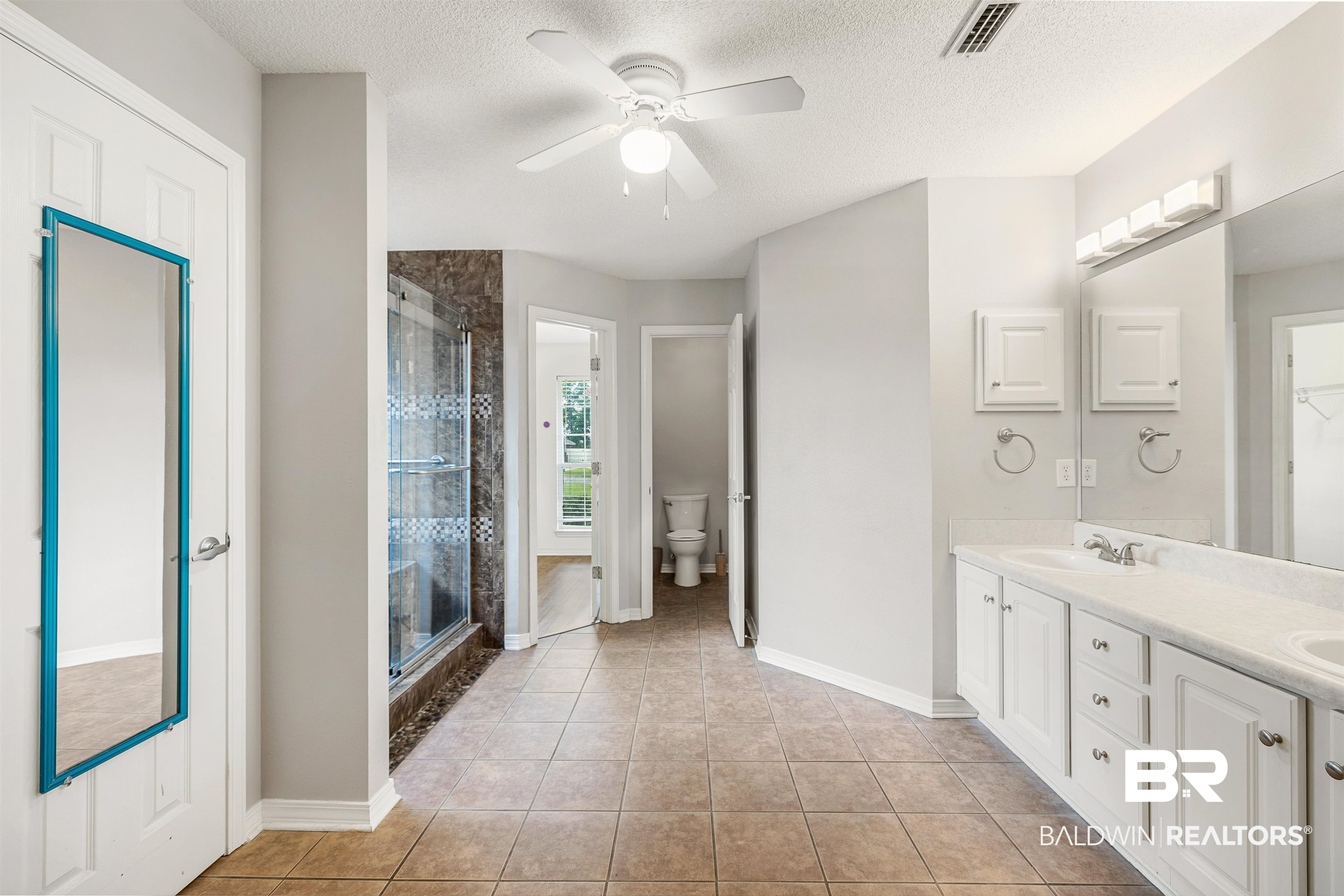 12892 Hunters Chase Foley, AL 36535 - Photo 21 of 40 Primary Bathroom