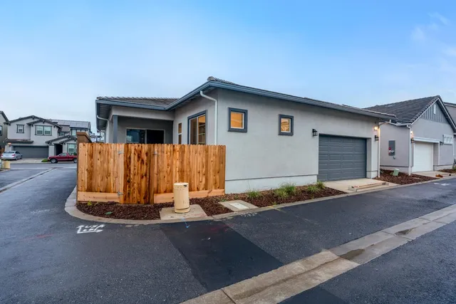 $448,686 | 331 Peters Lane South, Madera, CA 93636