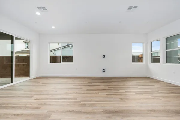 $448,686 | 331 Peters Lane South, Madera, CA 93636