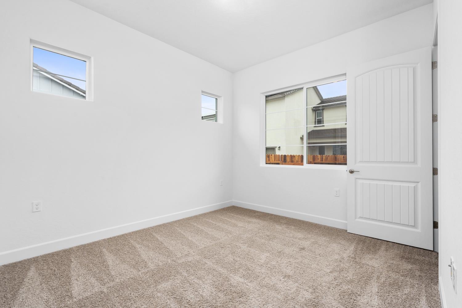 331 Peters Lane South Madera, CA 93636 - Photo 6 of 12
