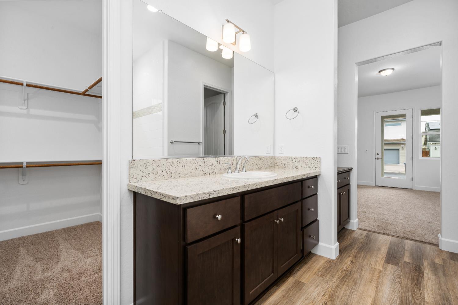 331 Peters Lane South Madera, CA 93636 - Photo 7 of 12