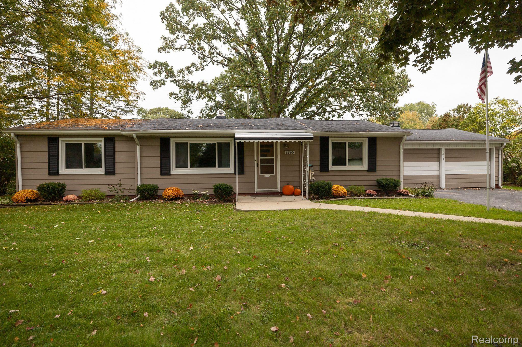 2845 Simpson Drive Rochester, MI 48309 - Photo 1 of 32 2845 Simpson ranch home