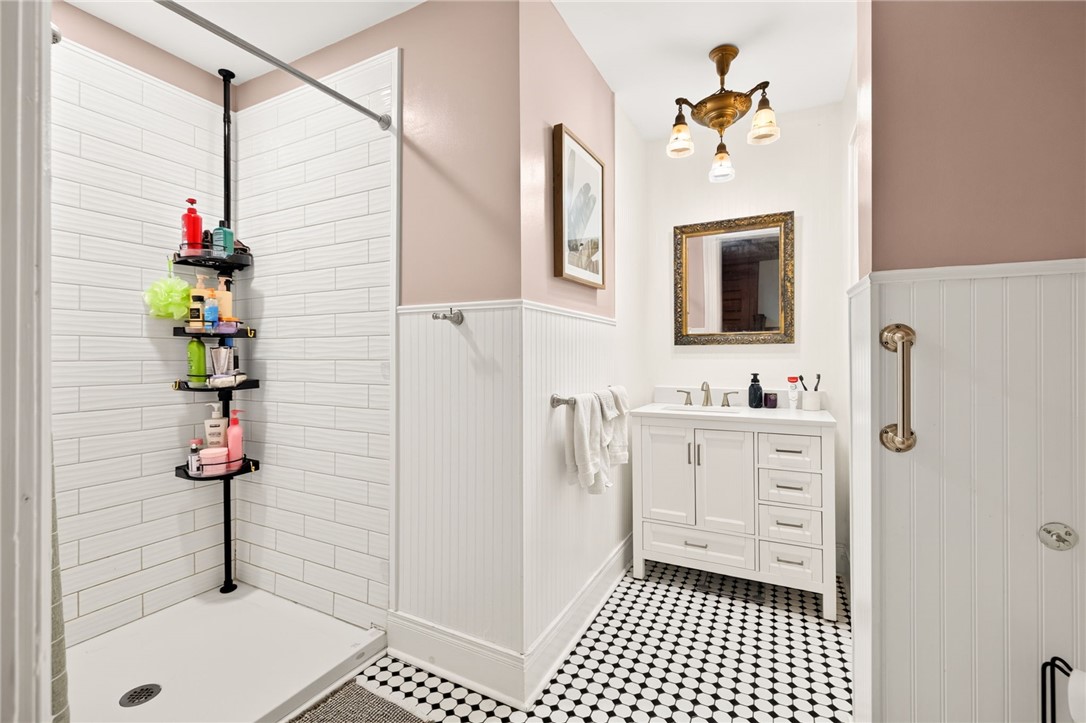32-34 Strathallan Park Rochester, NY 14607 - Photo 18 of 50 Full bath