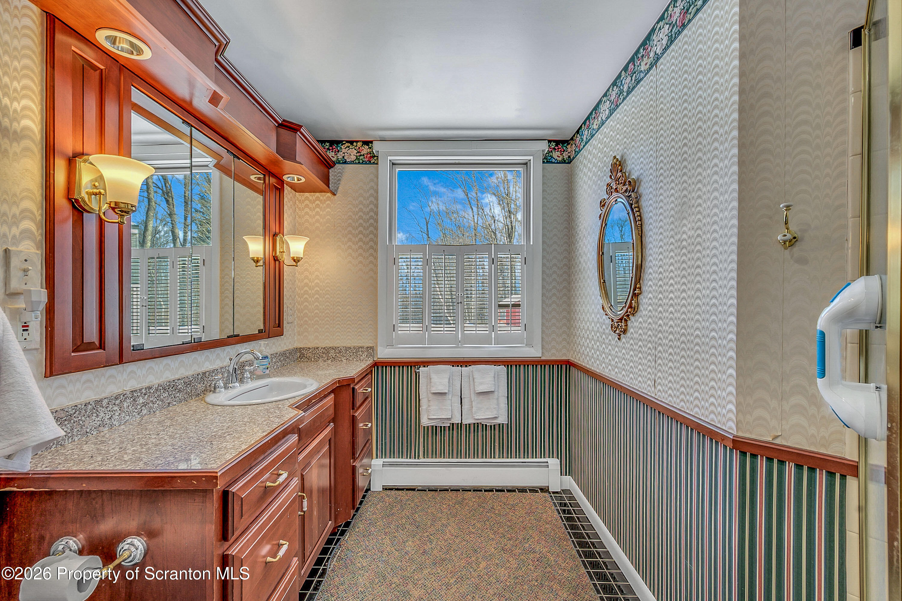 185 Gravity Road Lake Ariel, PA 18436 - Photo 28 of 84 12 (3)