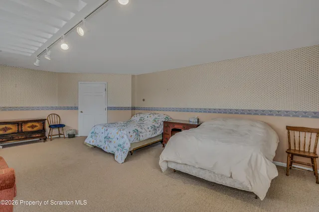 $550,000 | 185 Gravity Road, Lake Ariel, PA 18436