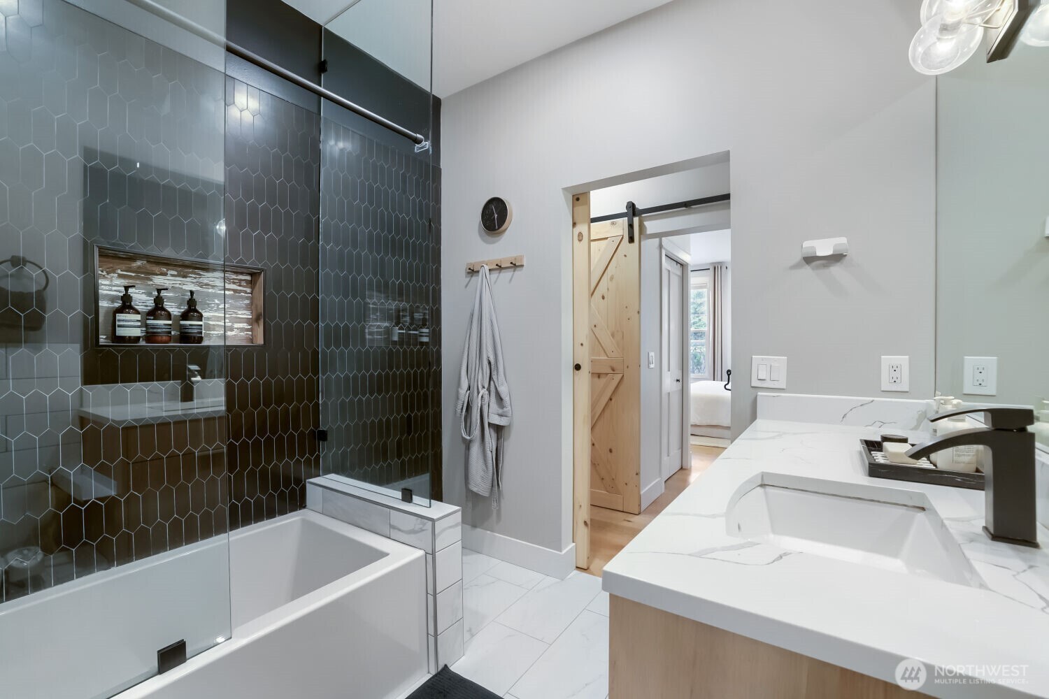 1608 North 50th Street Seattle, WA 98103 - Photo 15 of 30