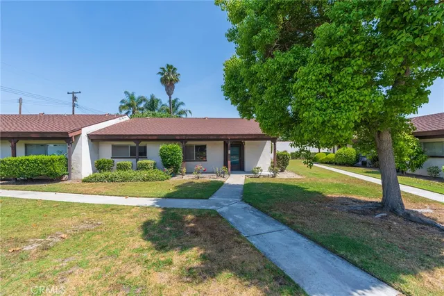 $405,626 | 2011 West Katella Avenue, Unit 61, Anaheim, CA 92804