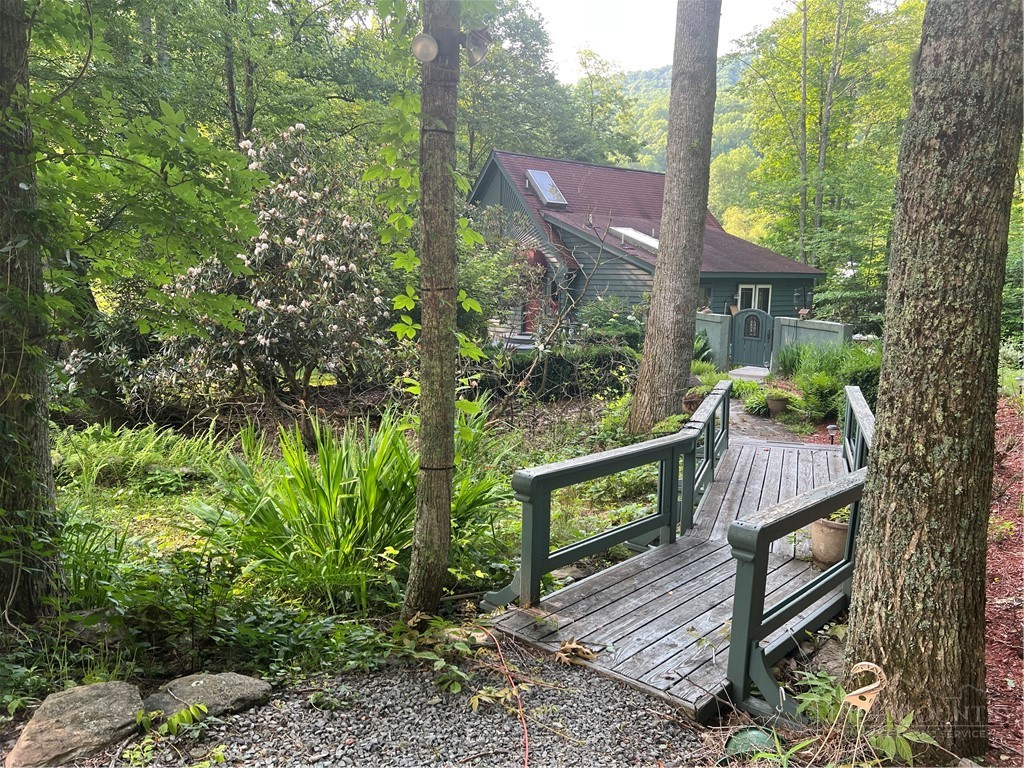 187 Little Creekside Road Banner Elk, NC 28604 - Photo 27 of 31