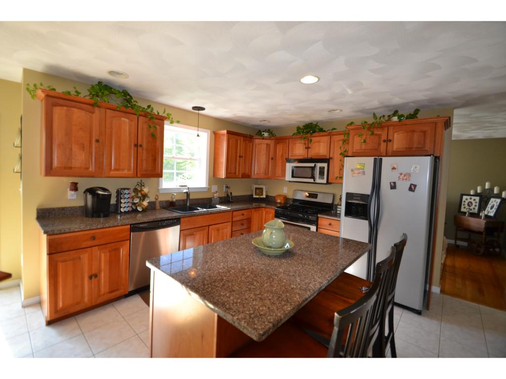 121 Spaulding Road Fremont, NH 03044 - Photo 4 of 33
