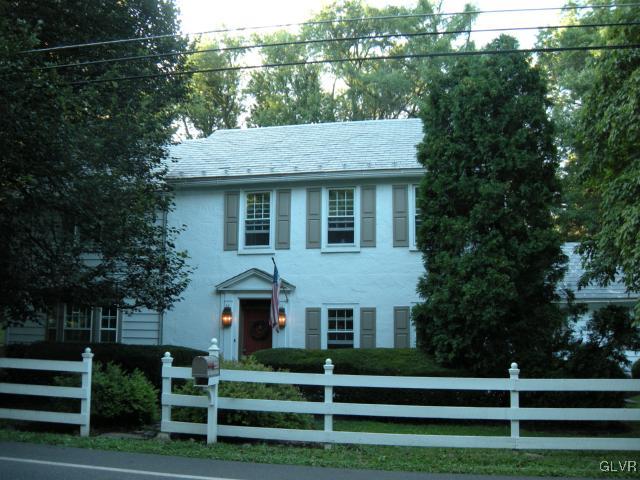 2325 Riverbend Road Allentown, PA 18103 - Photo 2 of 49 Gallery Image 2