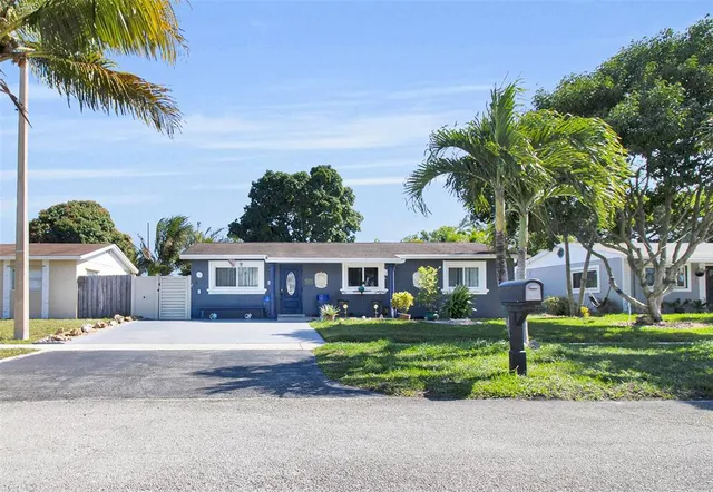 $450,000 | 524 Southwest 72nd Avenue, North Lauderdale, FL 33068