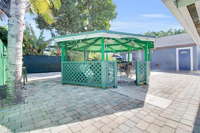 $450,000 | 524 Southwest 72nd Avenue, North Lauderdale, FL 33068