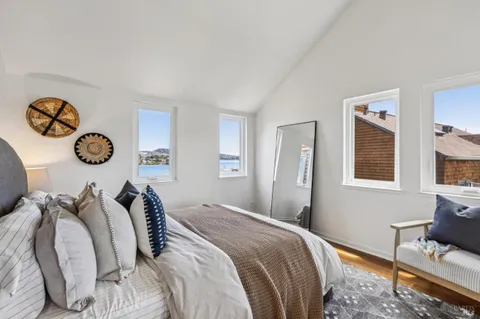 $1,300,000 | 220 Donahue Street, Sausalito, CA 94965