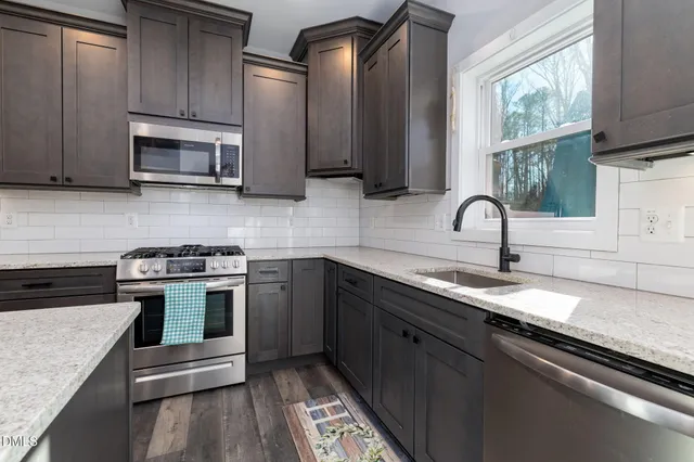 $399,000 | 130 Recreation Lane, Macon, NC 27551