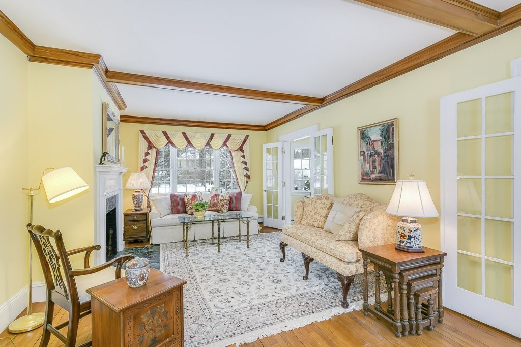 7 Tennyson Road Wellesley, MA 02481 - Photo 3 of 25