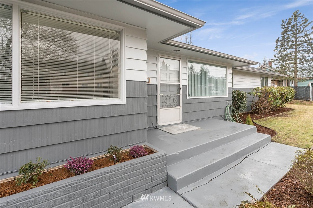 10831 Southeast 168th Street Renton, WA 98055 - Photo 2 of 21
