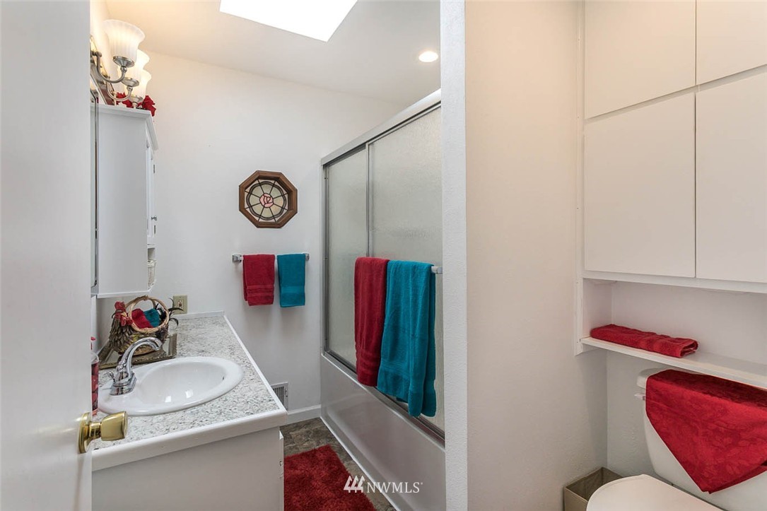 10831 Southeast 168th Street Renton, WA 98055 - Photo 11 of 21