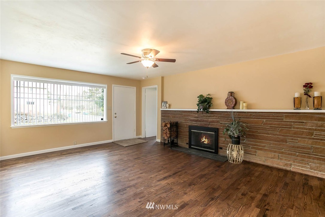 10831 Southeast 168th Street Renton, WA 98055 - Photo 3 of 21