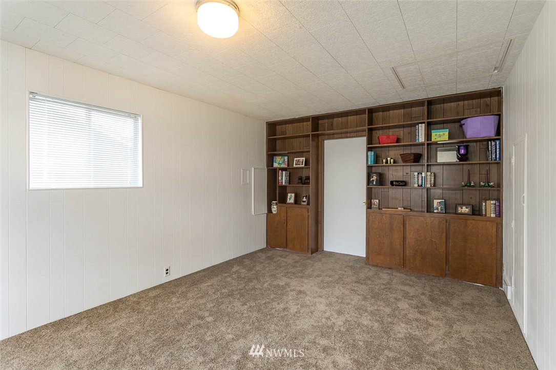 10831 Southeast 168th Street Renton, WA 98055 - Photo 5 of 21
