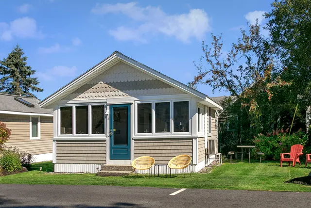 $385,000 | 3 Breakwater Court, Unit 1, Kennebunk, ME 04043