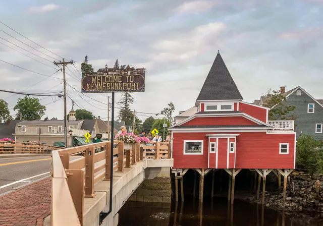 $385,000 | 3 Breakwater Court, Unit 1, Kennebunk, ME 04043