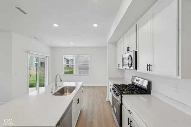 $2,775 | 15246 Swallow Fls Way, Fishers, IN 46037