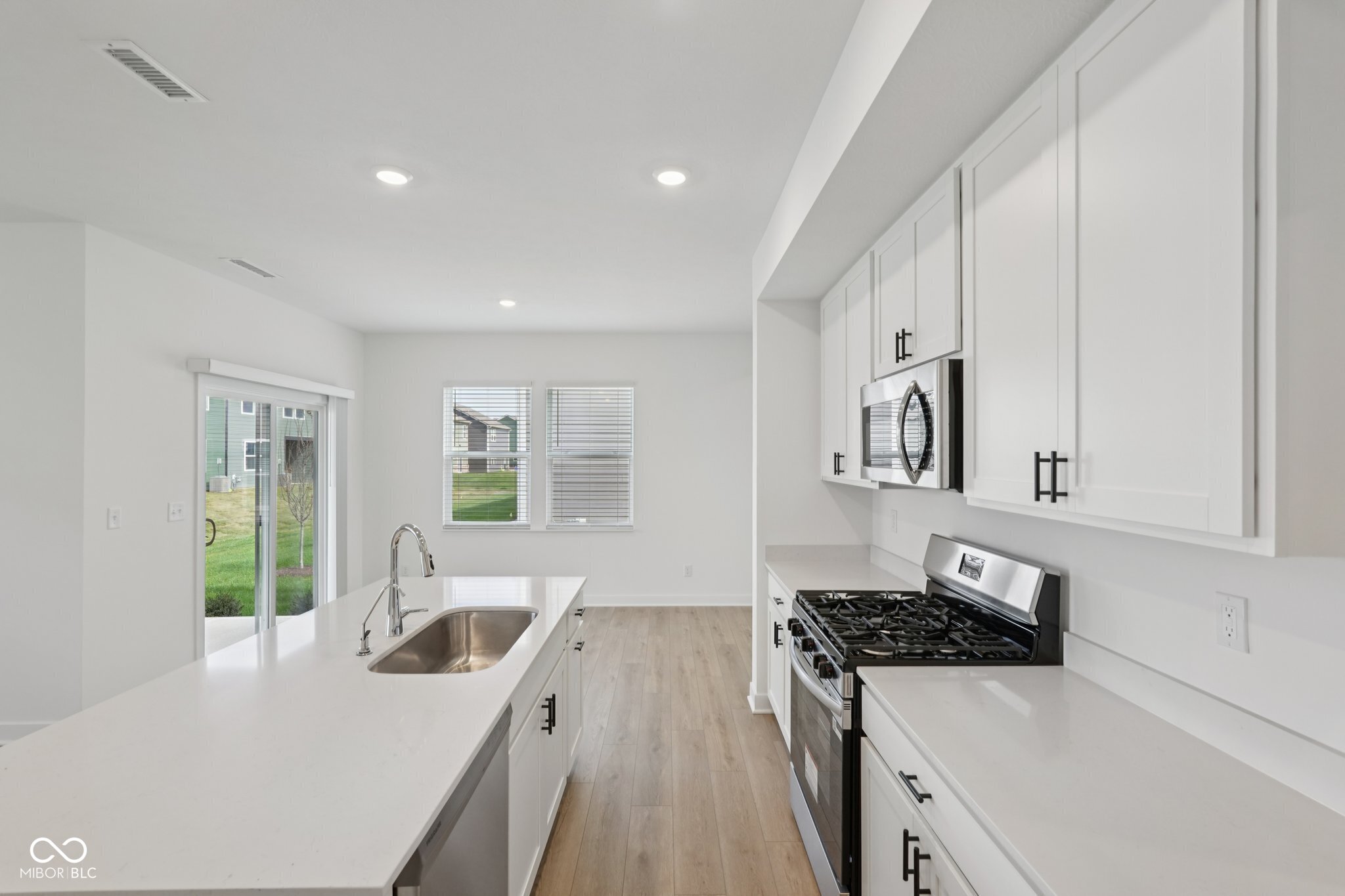 15246 Swallow Fls Way Fishers, IN 46037 - Photo 11 of 50