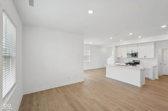 $2,775 | 15246 Swallow Fls Way, Fishers, IN 46037