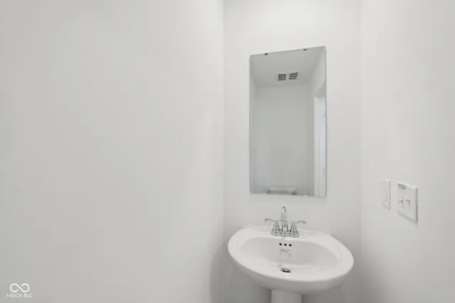 $2,775 | 15246 Swallow Fls Way, Fishers, IN 46037