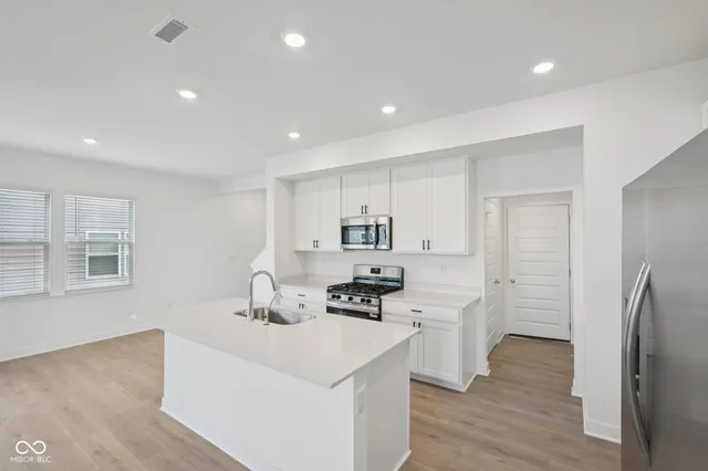 $2,775 | 15246 Swallow Fls Way, Fishers, IN 46037