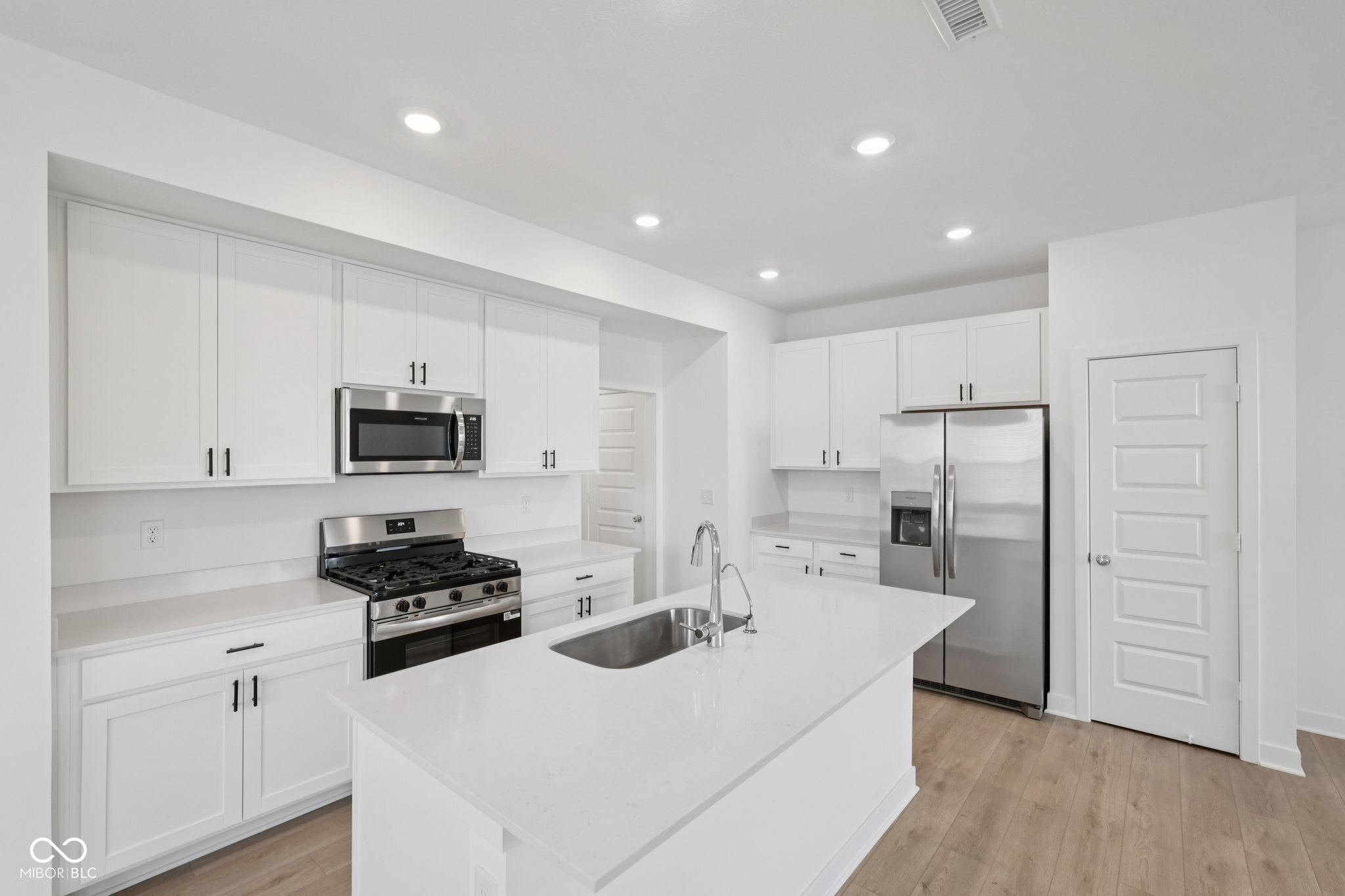 15246 Swallow Fls Way Fishers, IN 46037 - Photo 7 of 50