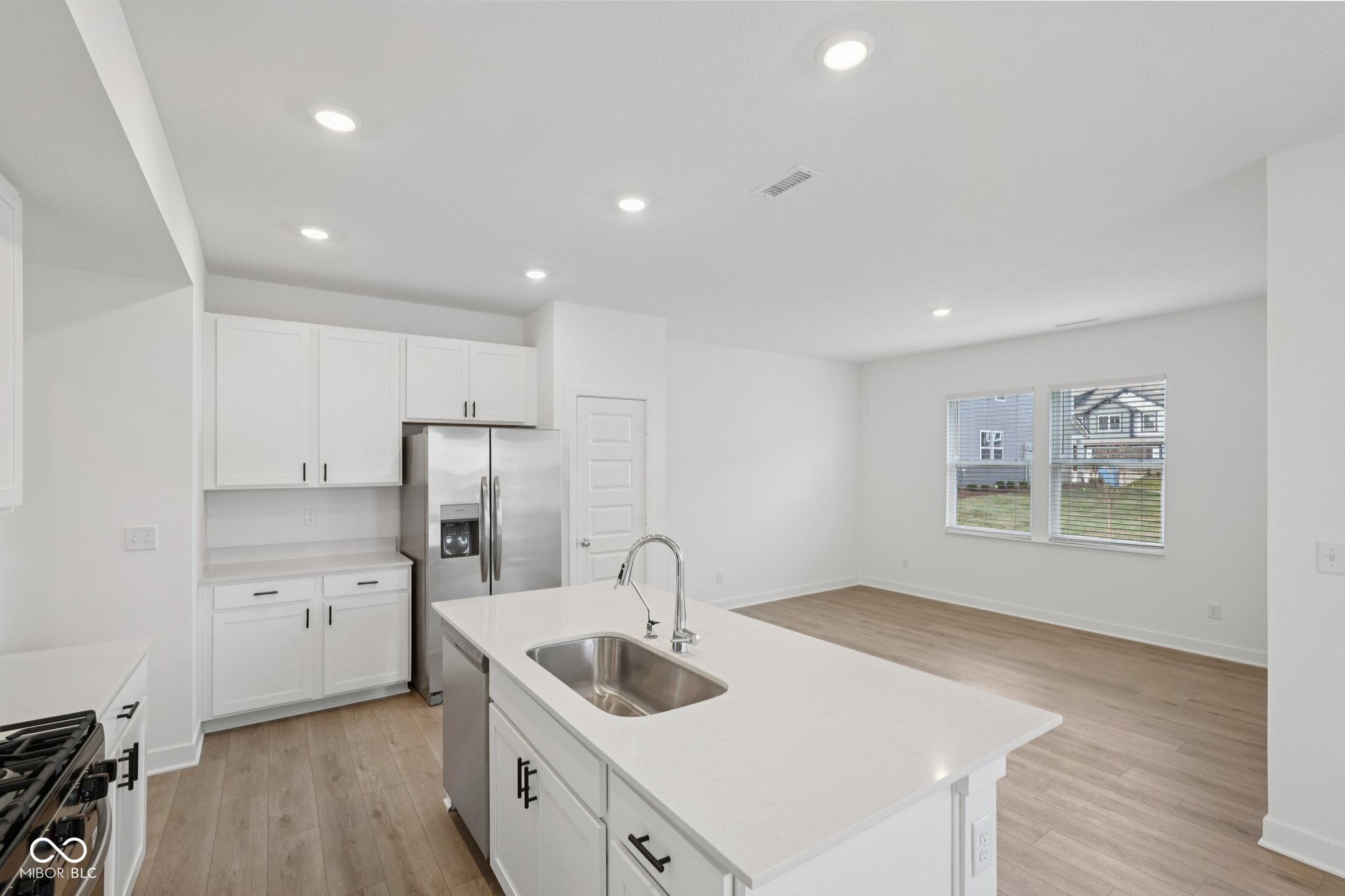 15246 Swallow Fls Way Fishers, IN 46037 - Photo 8 of 50