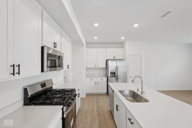 $2,775 | 15246 Swallow Fls Way, Fishers, IN 46037