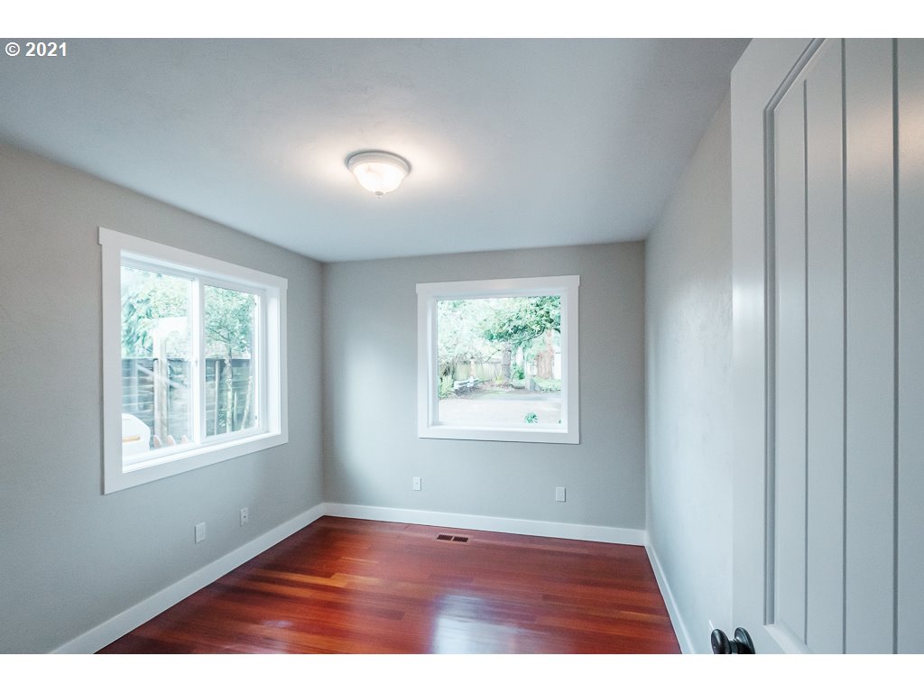 1910 Myers Road Eugene, OR 97401 - Photo 14 of 31 Gallery Image 14