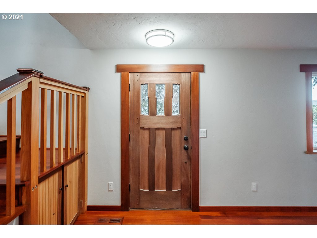 1910 Myers Road Eugene, OR 97401 - Photo 3 of 31 Gallery Image 3