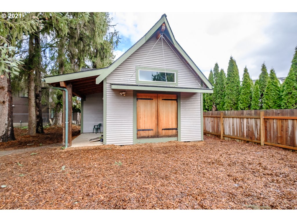 1910 Myers Road Eugene, OR 97401 - Photo 29 of 31 Gallery Image 29