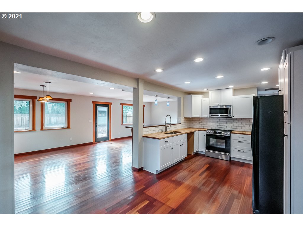 1910 Myers Road Eugene, OR 97401 - Photo 6 of 31 Gallery Image 6