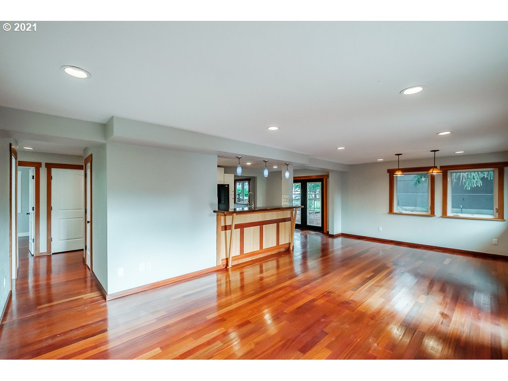 1910 Myers Road Eugene, OR 97401 - Photo 10 of 31 Gallery Image 10