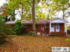 111 McAlway Road Charlotte, NC 28211 - Photo 3 of 8 a front view of a house with garden