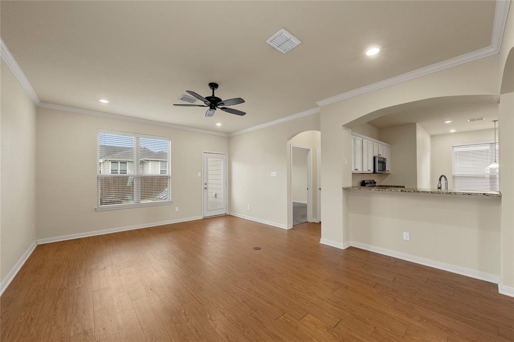 10249 Biltmore Drive Waco, TX 76708 - Photo 6 of 32
