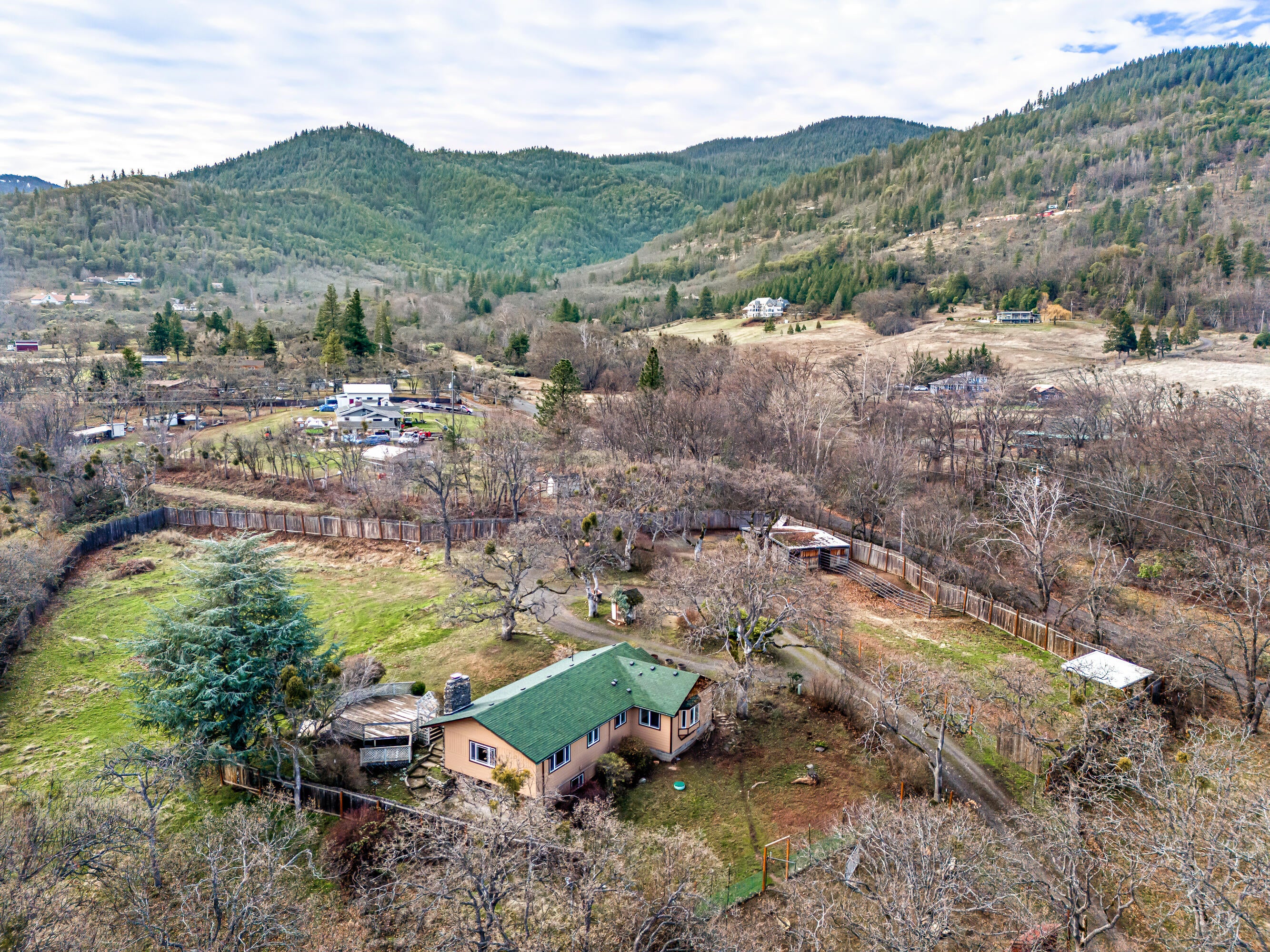 4260 Clayton Road Ashland, OR 97520 - Photo 4 of 41 Flyover